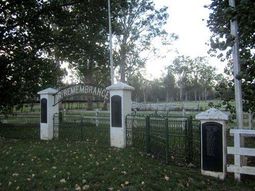 Urbenville Memorial Gates : 17-12-2012