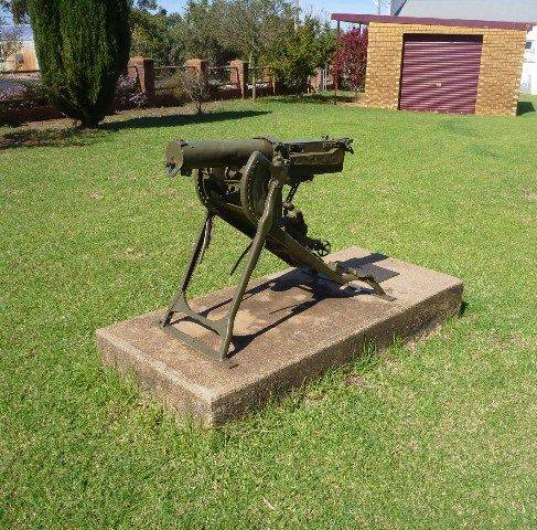 War Memorial Gun : 24-April-2011