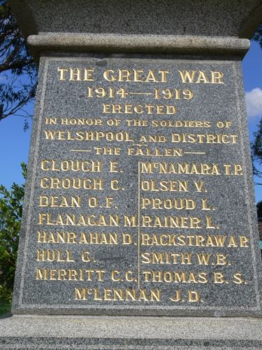Welshpool War Memorial : 10-April-2013