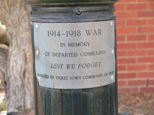 World War One Memorial Lamp : 15-May-2013