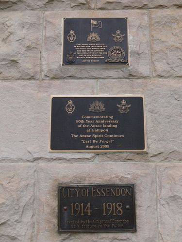Essendon War Memorial : 20-January-2012