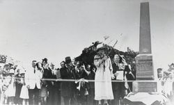 25-November-1923 : Unveiling of monument : State Library of South Australia - B-35626