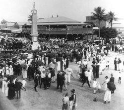 25-April-1926 : Unveiling (State Library of Queensland)