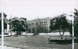 Circa 1936 : State Library of South Australia B-11635