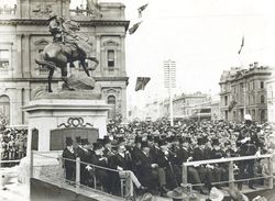 06-June-1904 : Monument unveiling : State Library of South Australia - B-28552